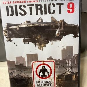 DVD -District Nine. V148